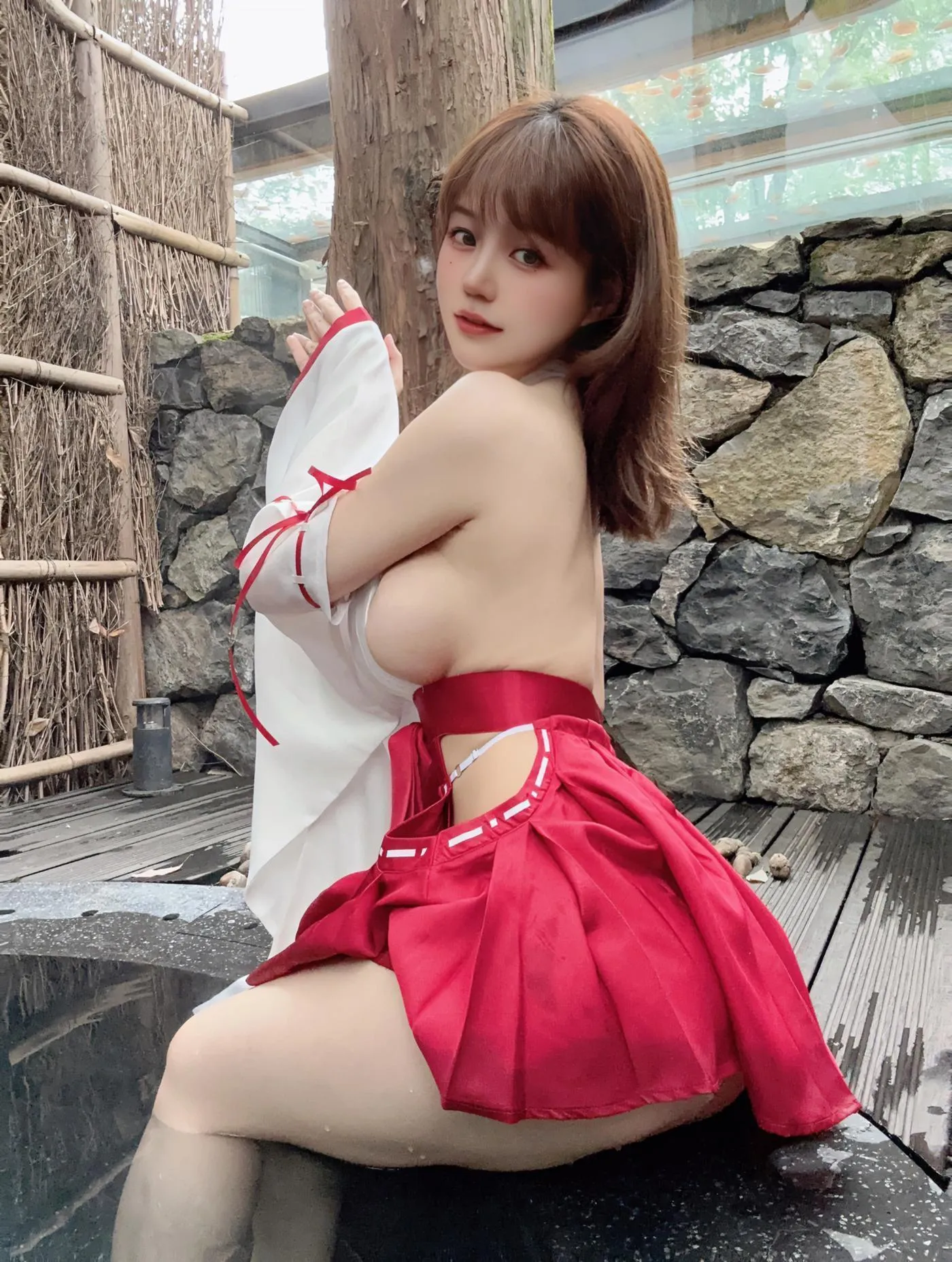 小仓千代w – NO.41 23年04月fantia-2023-04-06 巫女与汤池 [14P]插图8